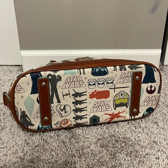 Dooney & Bourke Star Wars Force Awakens Hand Bag - Picture 3 of 4